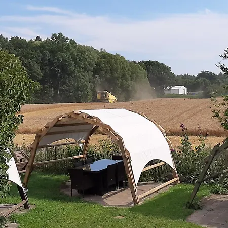Gemuetliche Auf Dem Eis-bauernhof * Ahrensbok